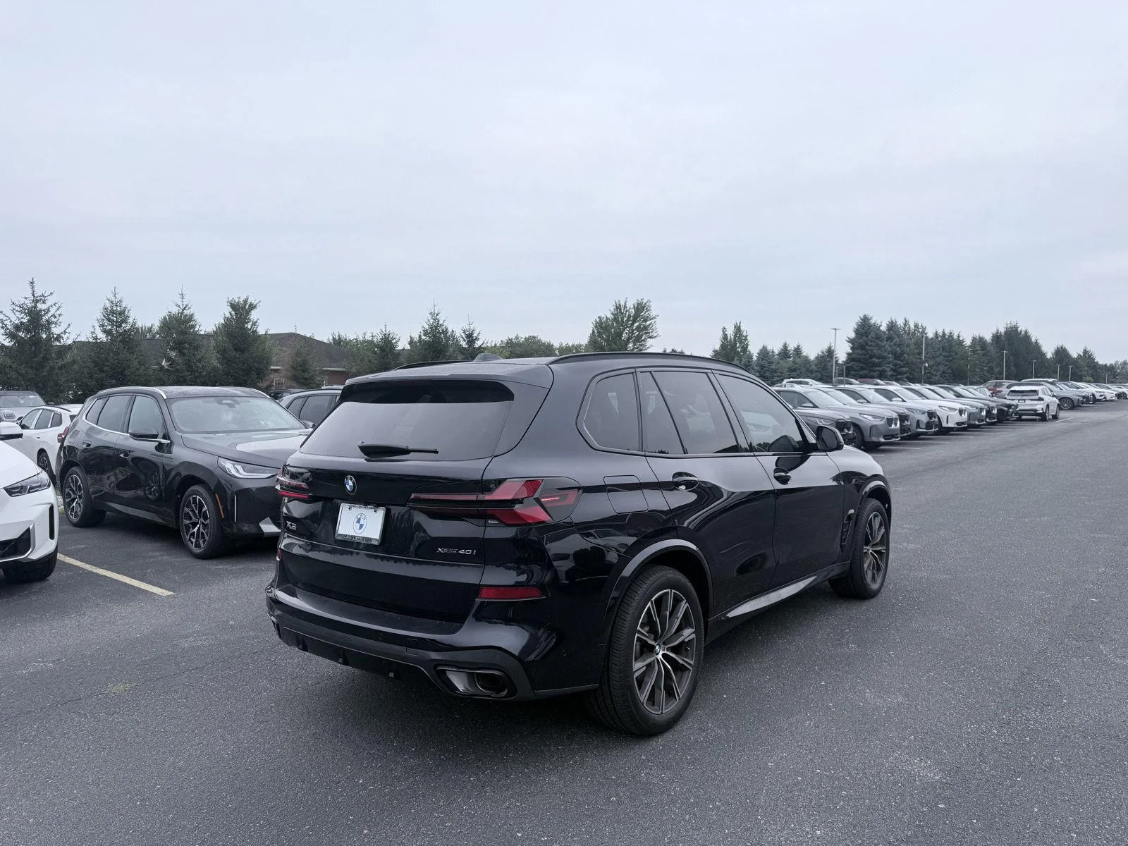 Used 2025 Carbon Black Metallic BMW xDrive40i image 7