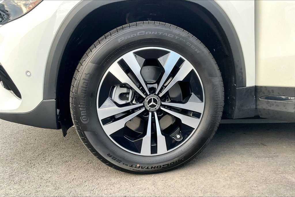 New 2026 White Mercedes-Benz GLA 250 image 11