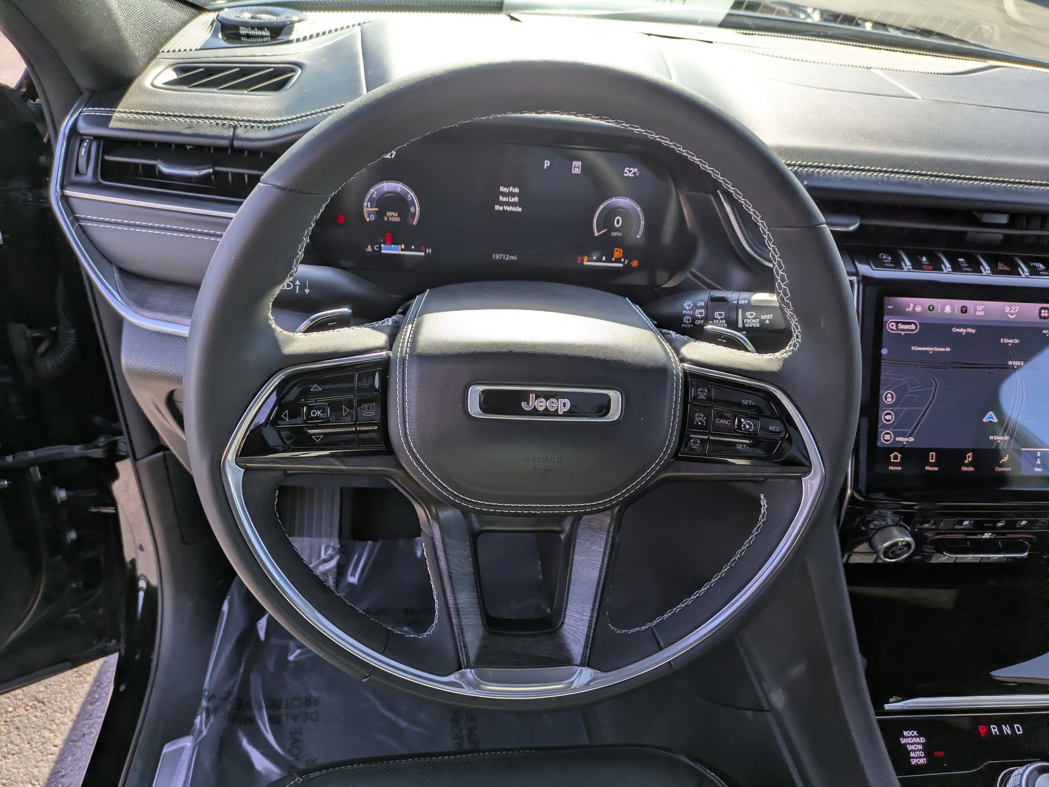 Used 2023 Diamond Black Crystal Pearlcoat Jeep Overland image 17