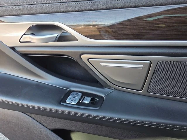 Used 2020 Gray BMW 740i image 10