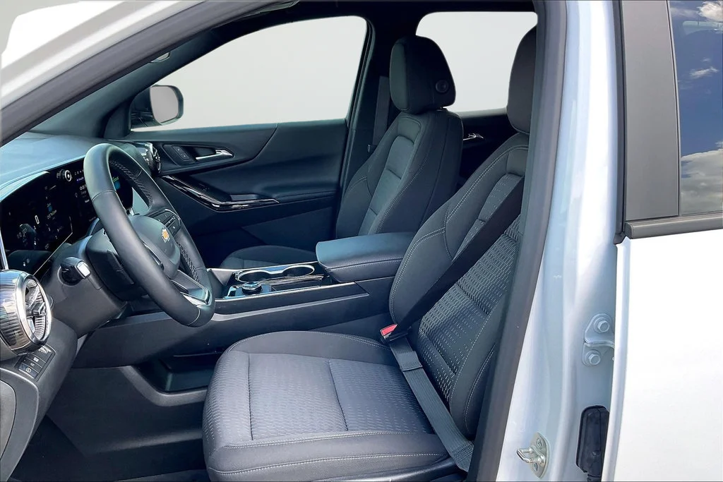 Used 2026 Summit White Chevrolet LT image 18