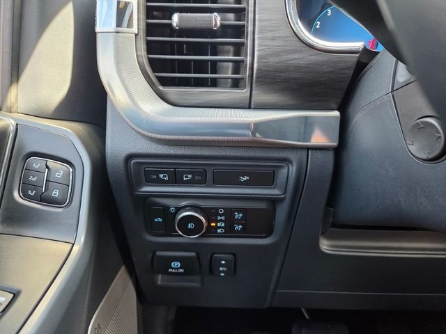 Used 2024 Black Metallic Ford Lariat image 21
