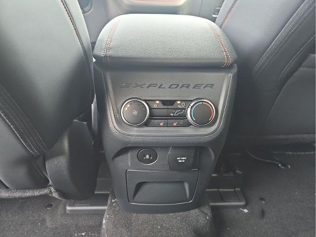 2026 Ford Explorer ST-Line - Photo 32