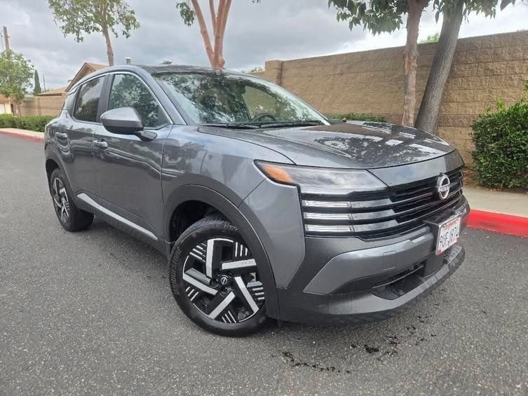 Used 2025 Gray Nissan SV image 1