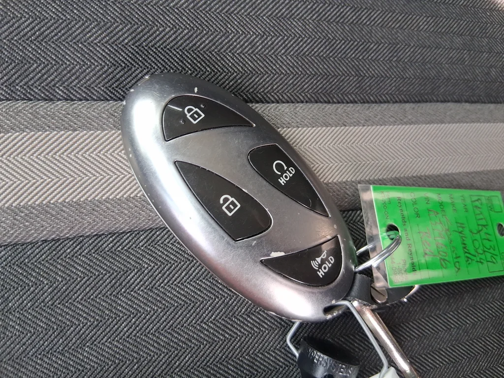 Used 2024 Red Hyundai SEL image 9