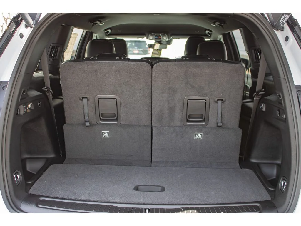 New 2026 Bright White Clearcoat Jeep Laredo Altitude image 11