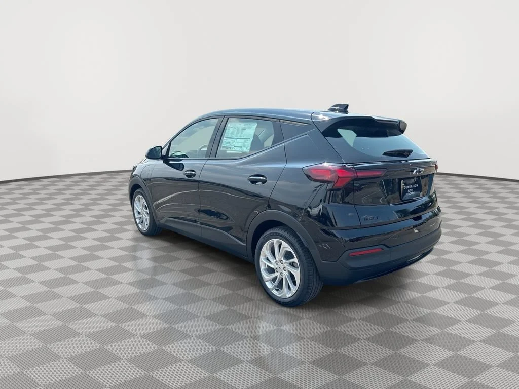 New 2027 Mosaic Black Metallic Chevrolet LT image 6