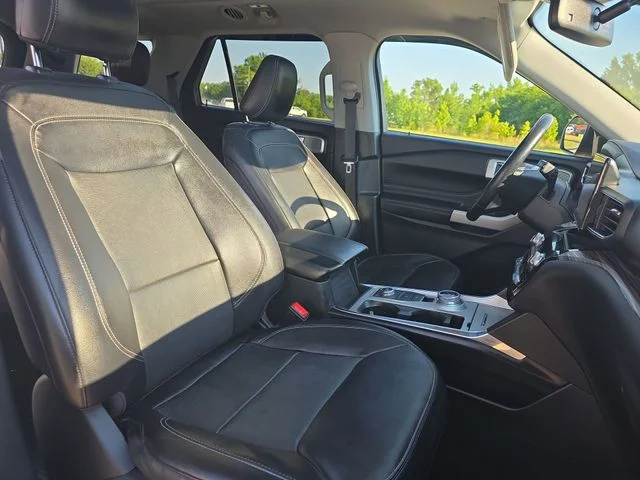 Used 2022 Gray Ford Limited image 11