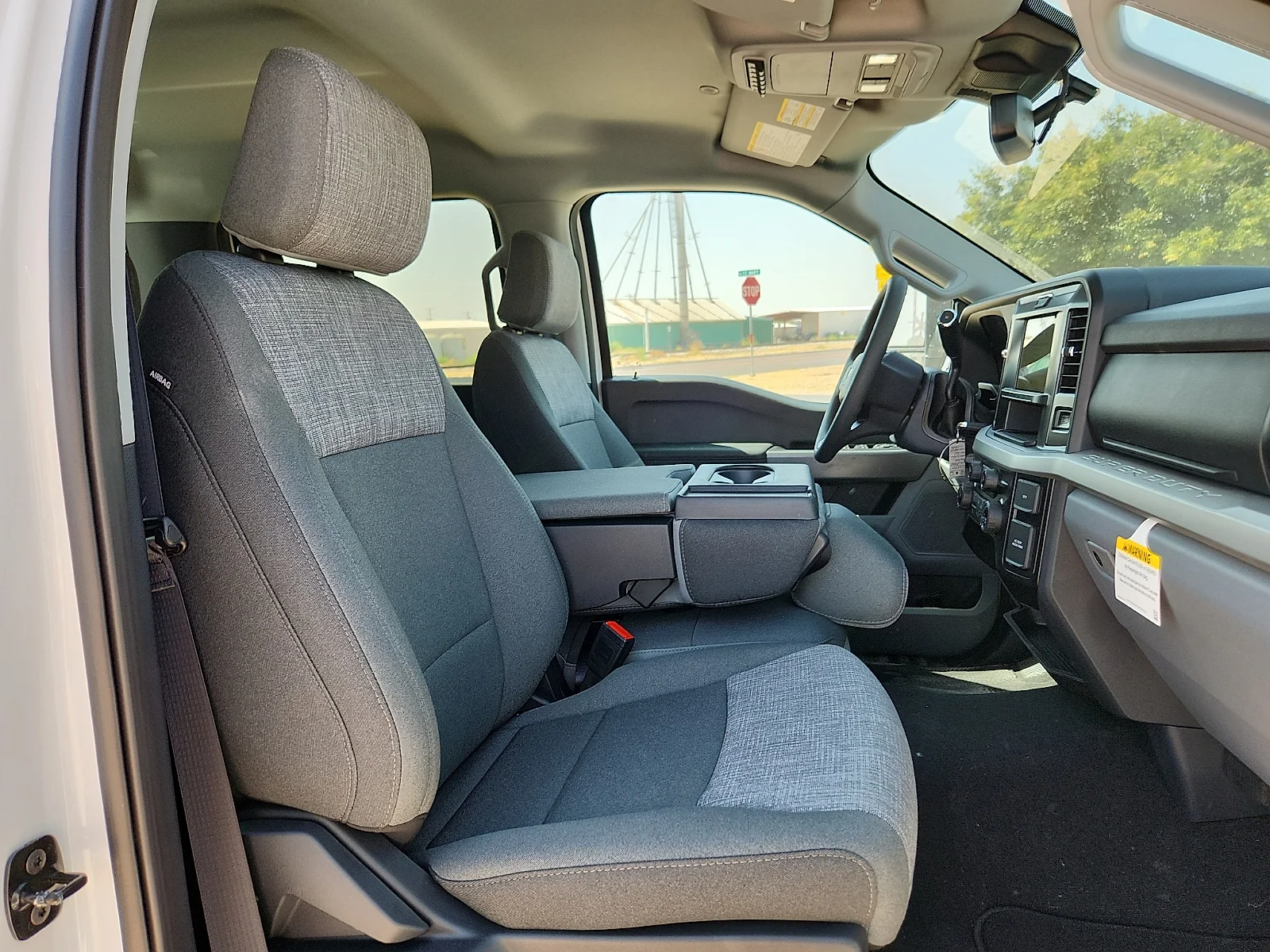 New 2027 Oxford White Ford XLT image 20