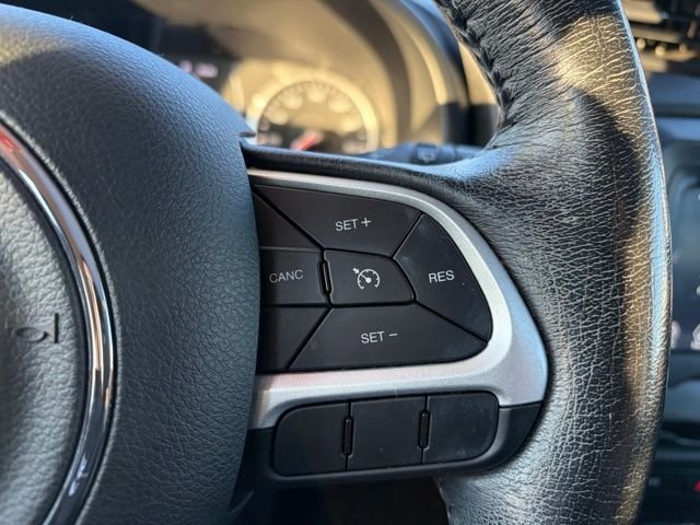 Used 2019 Black Clearcoat Jeep Latitude image 6
