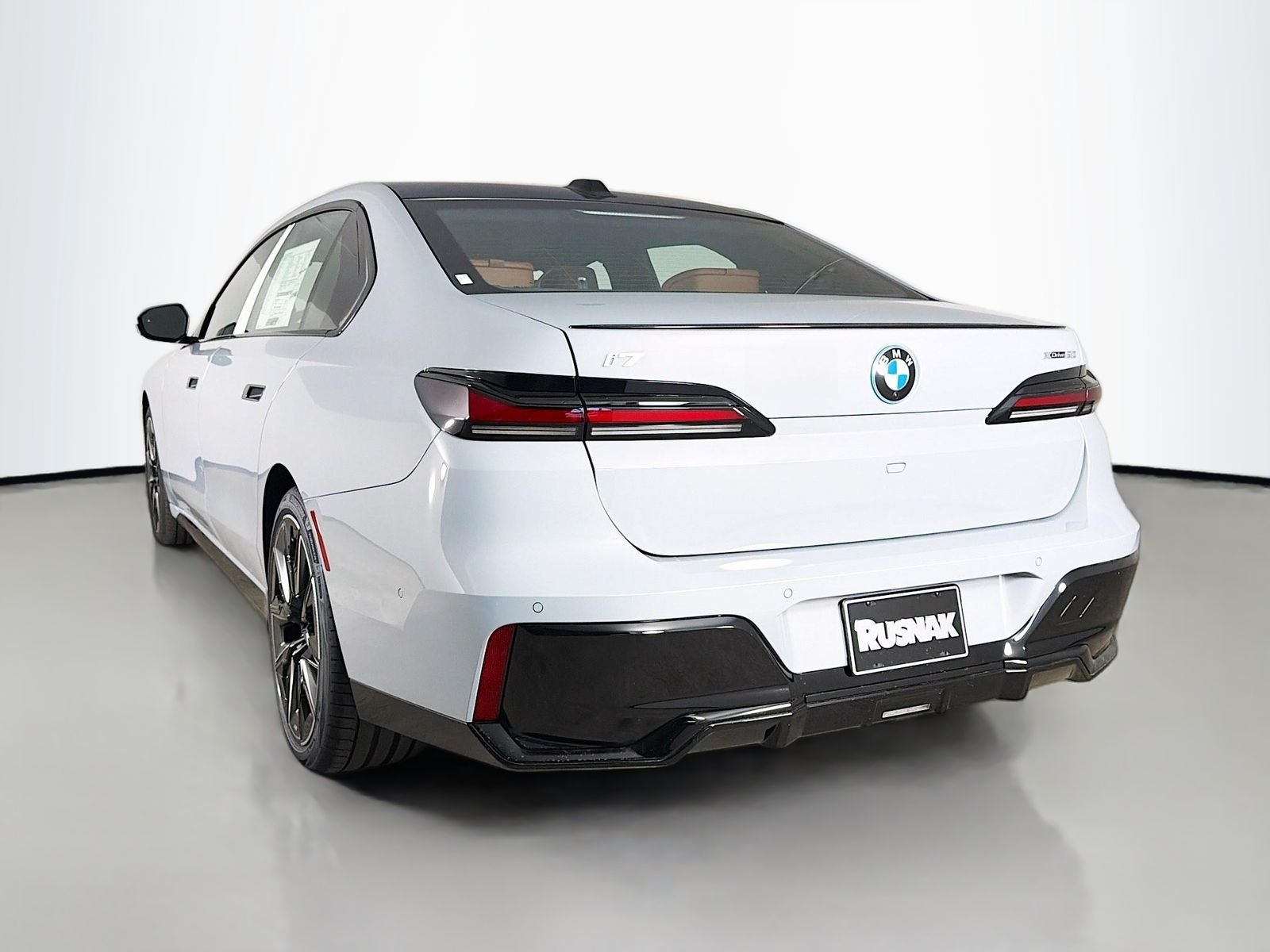New 2026 Brooklyn Grey Metallic BMW xDrive60 image 5