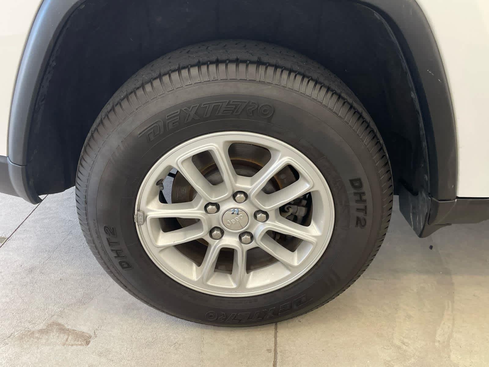 Used 2015 Bright White Clearcoat Jeep Laredo image 20