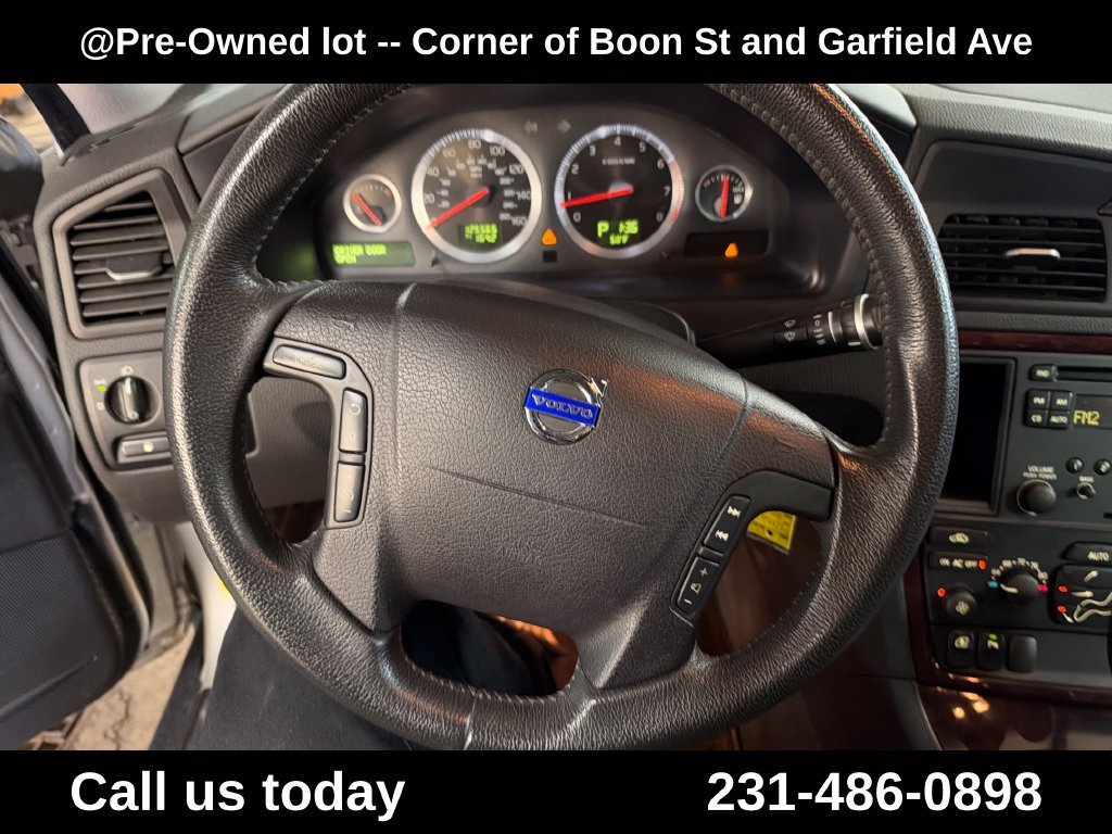 Used 2007  Volvo 2.5T image 19