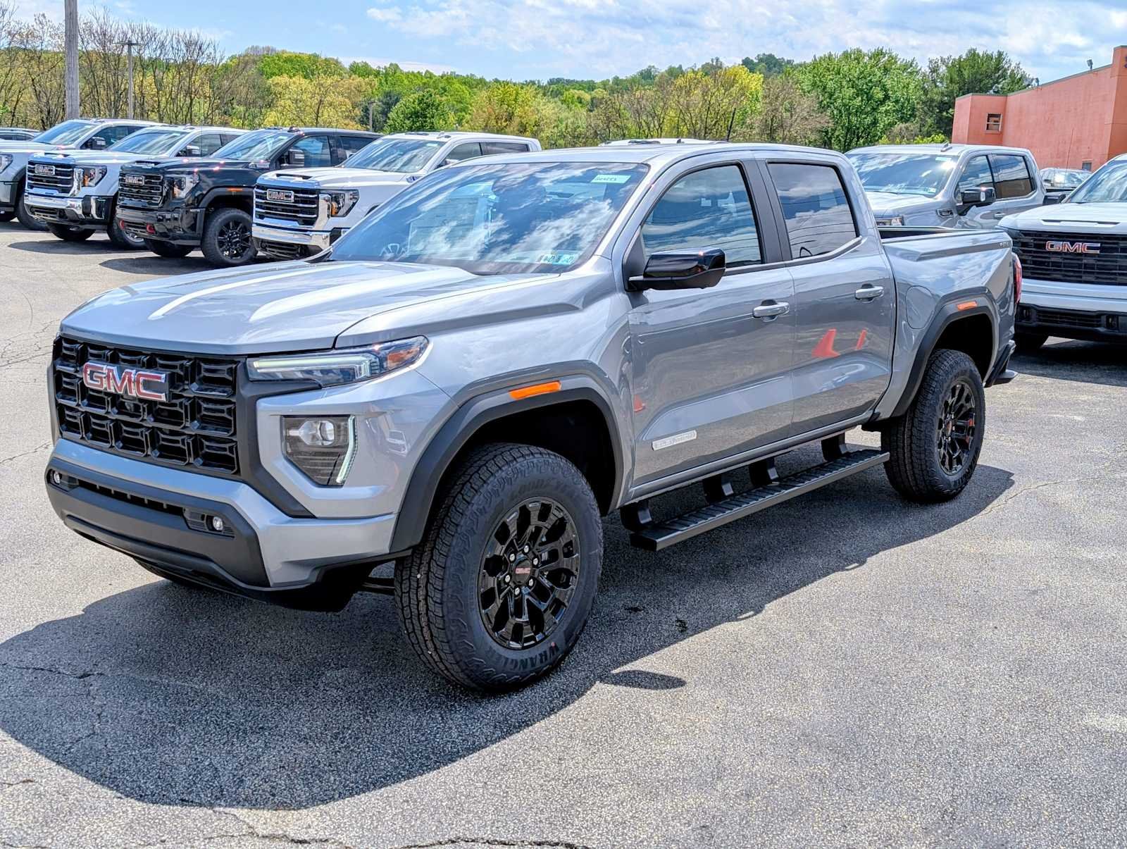 2026 GMC Canyon 4WD Elevation Crew Cab Short Box's photo