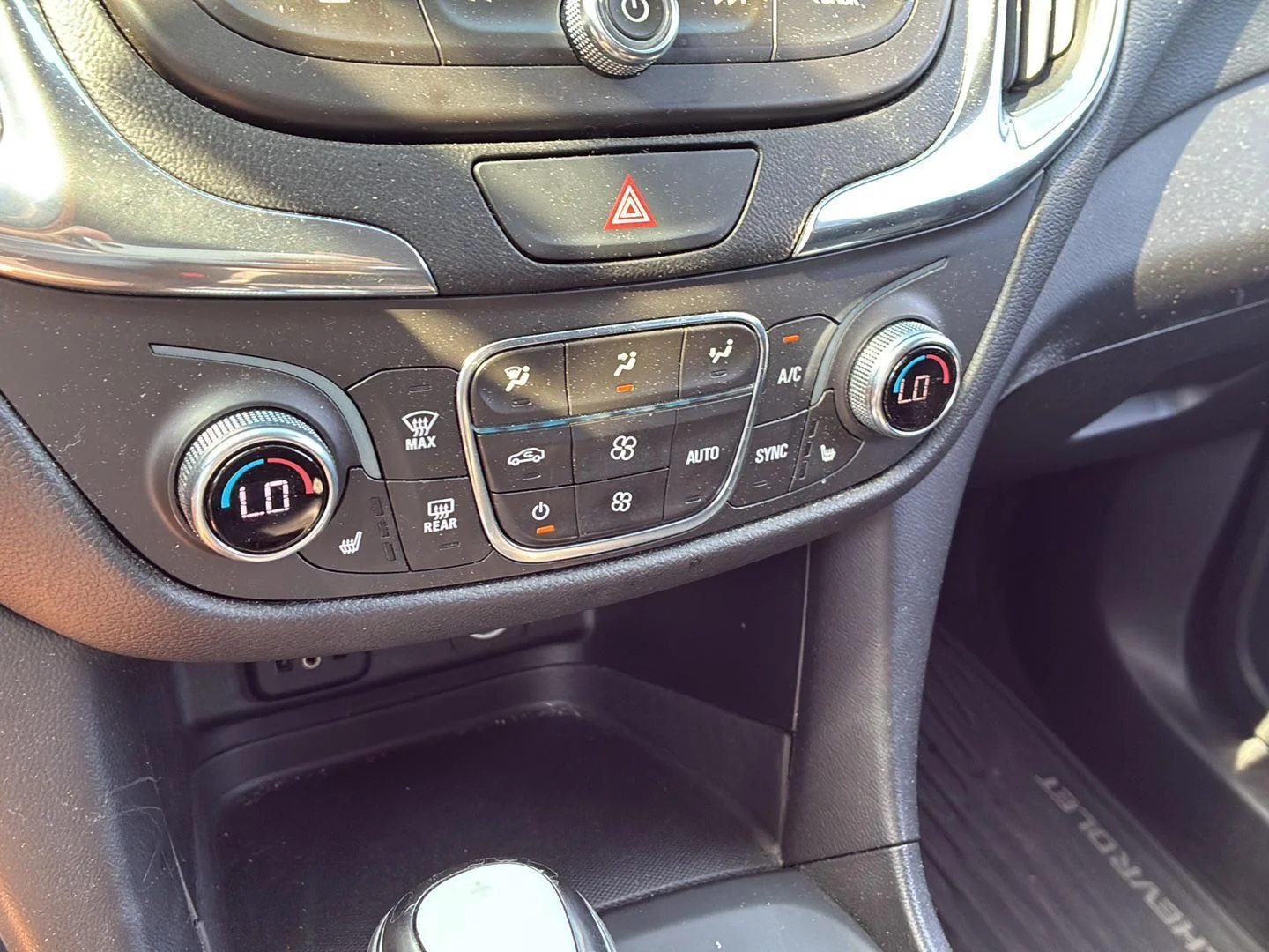 Used 2018  Chevrolet  image 4