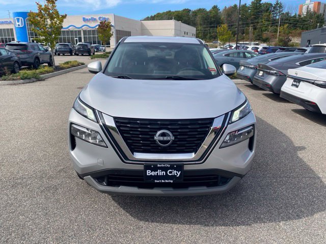 Used 2023 Brilliant Silver Metallic Nissan SV image 34