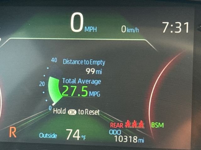 Used 2025  Toyota XLE Premium image 30