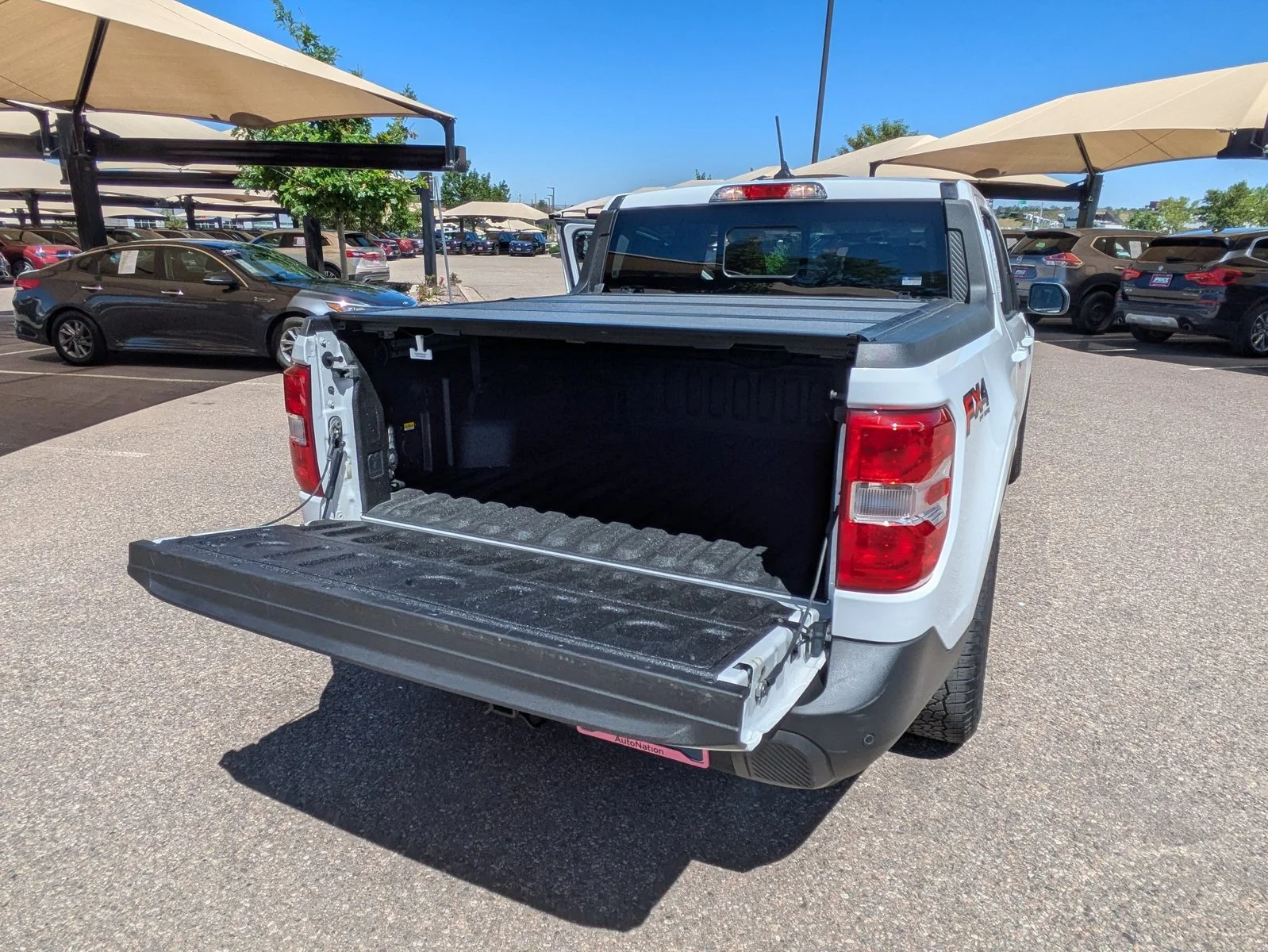 Used 2022 Oxford White Clearcoat Ford LARIAT image 25