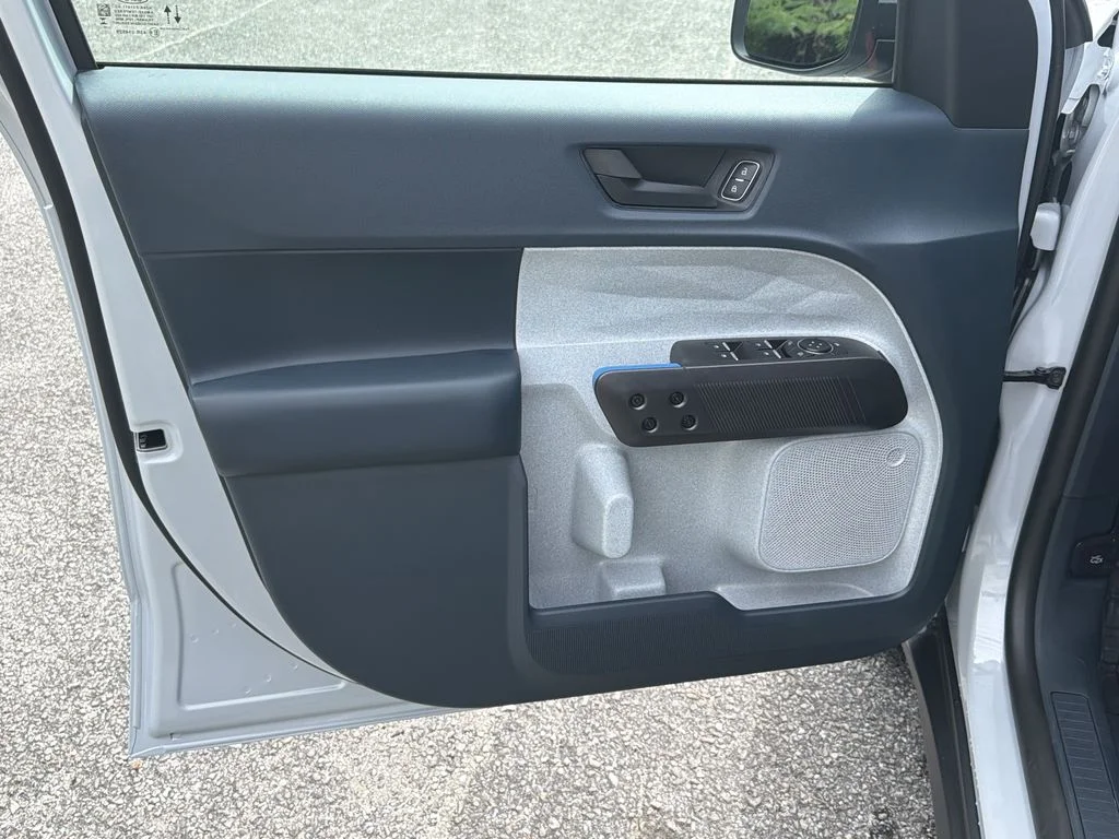 New 2026 Space White Metallic Ford XLT image 58