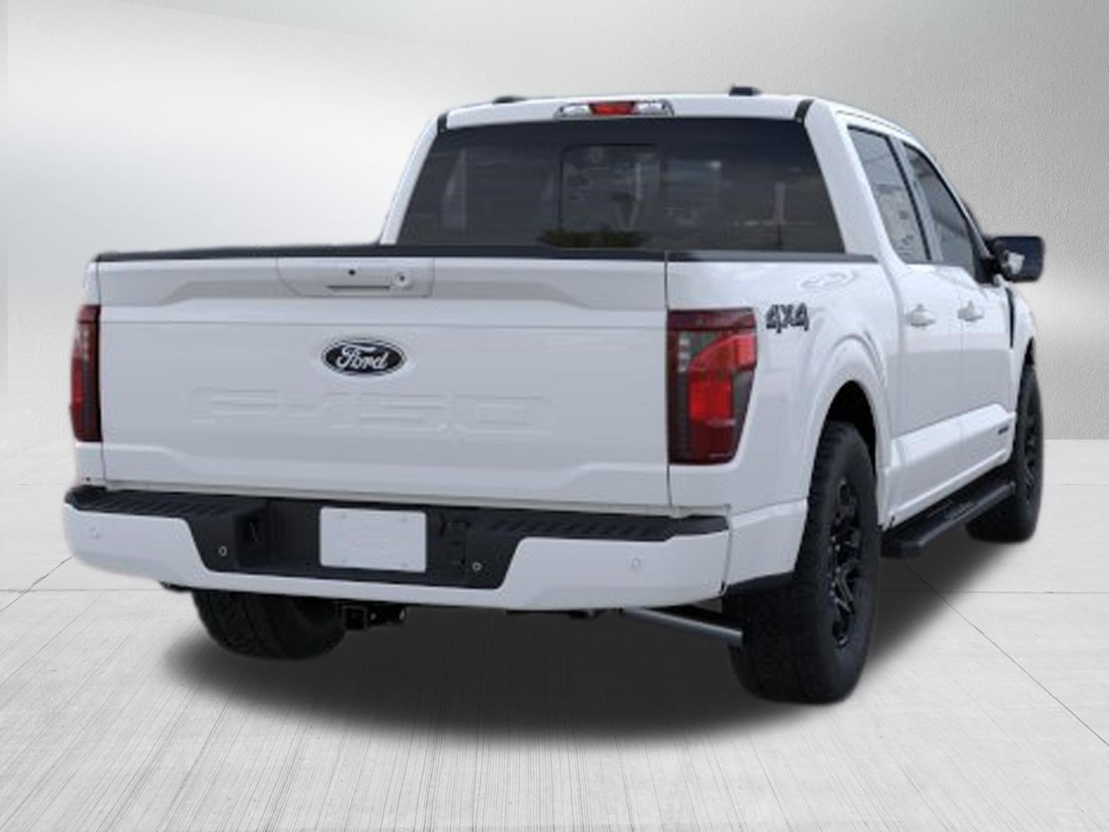 New 2026 Oxford White Ford XLT image 8