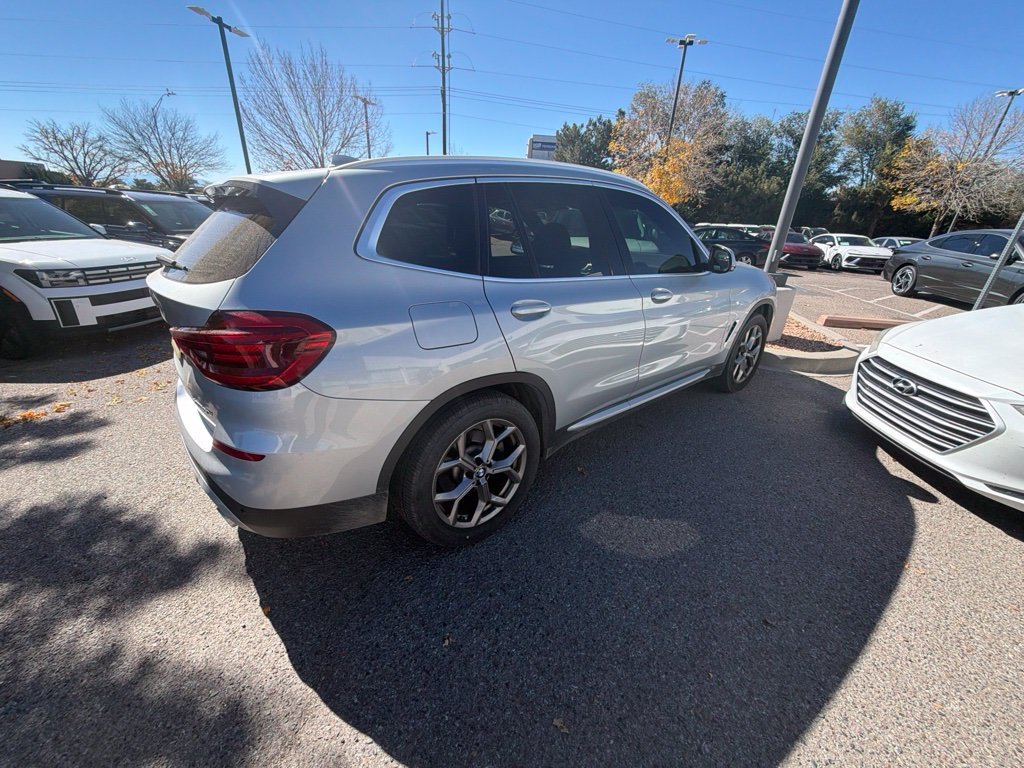 Used 2021 Silver BMW xDrive30i image 6