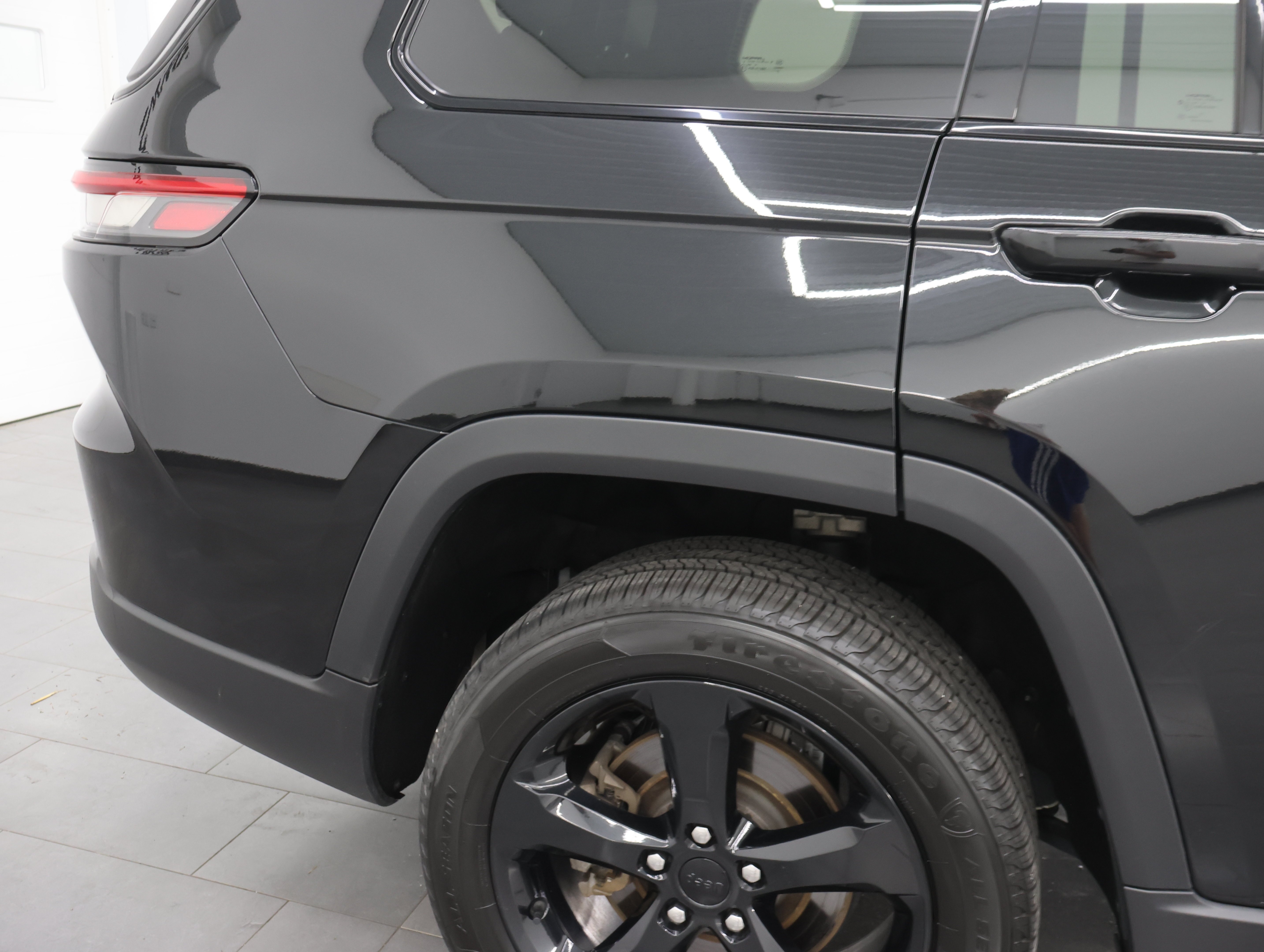 Used 2023 Diamond Black Crystal Pearlcoat Jeep 4x4 Altitude: ALTITUDE-4WD-MOON-HEATED SEATS-NEW TIRES-BACKUP CAM-1 OWNER image 27