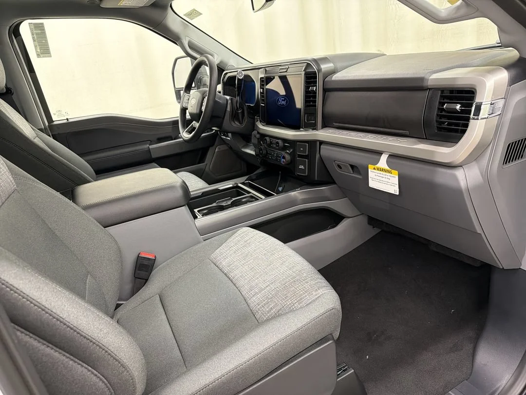New 2026 Oxford White Ford F-250® XLT image 15