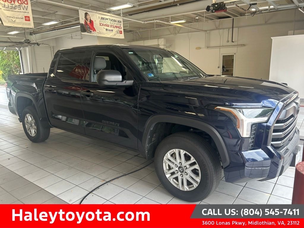 Used 2025  Toyota SR5 image 1