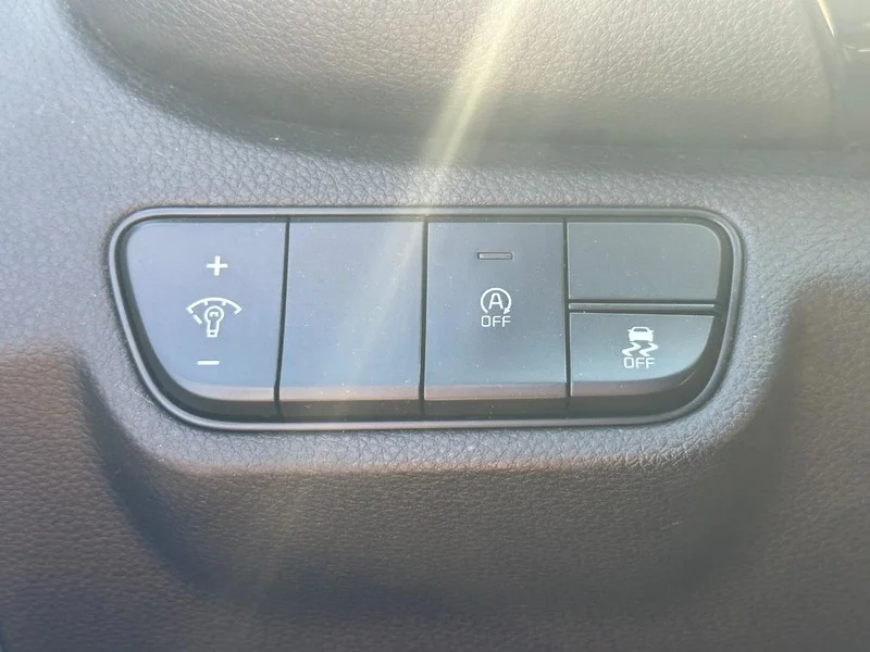 2024 Kia Seltos S - Photo 23