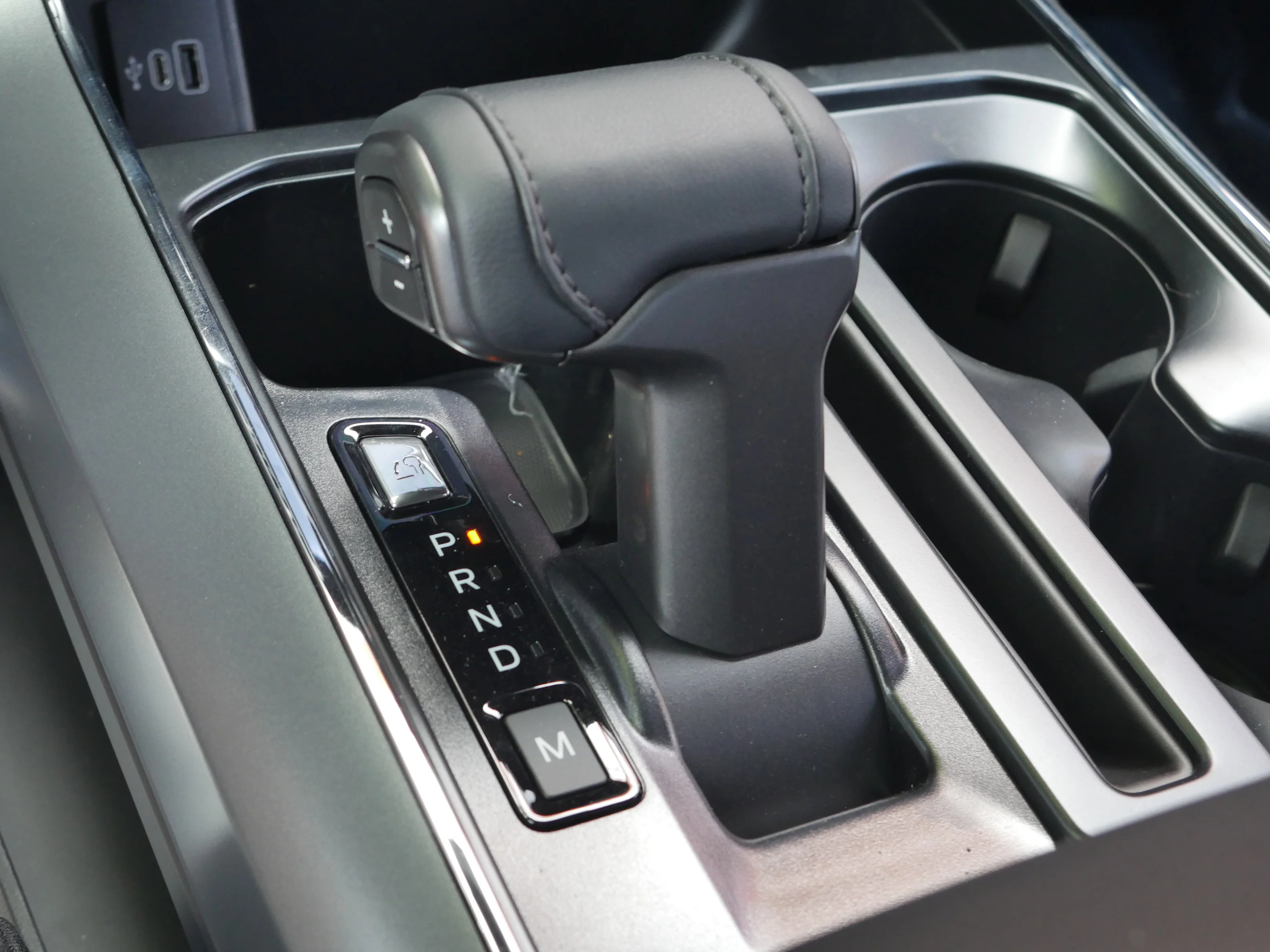 New 2026 Agate Black Metallic Ford XLT image 14