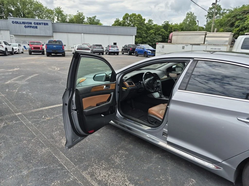 Used 2015 Shale Gray Metallic Hyundai Limited image 8