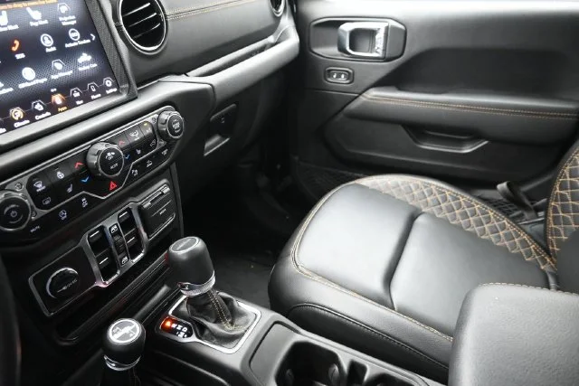 Used 2023 Black Clearcoat Jeep High Altitude image 31