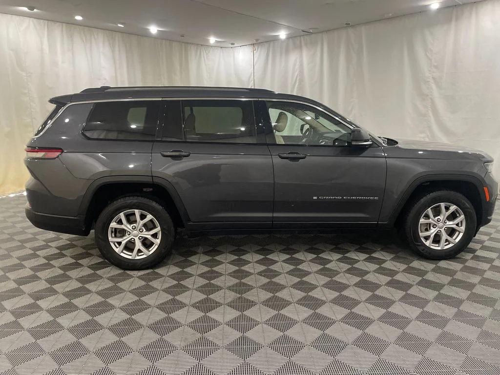 Used 2021 Baltic Gray Metallic Clearcoat Jeep Limited image 4