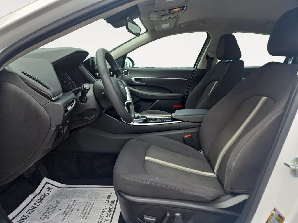 Used 2022 Gray Hyundai SEL image 10