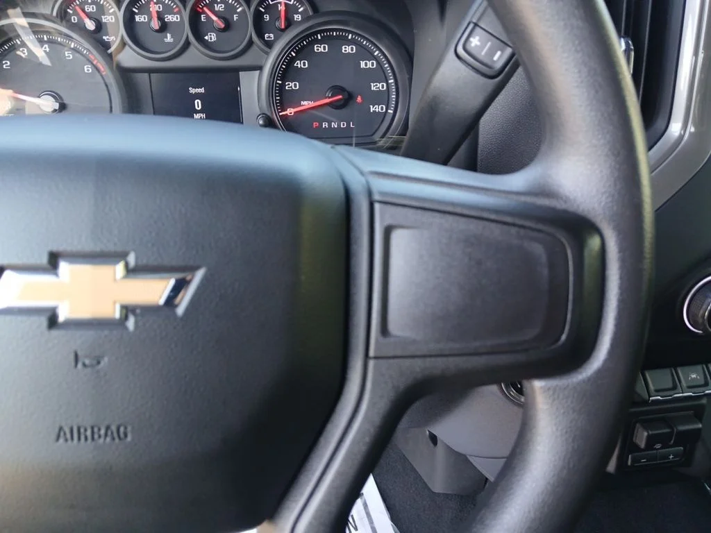 Used 2023 White Chevrolet Custom image 23