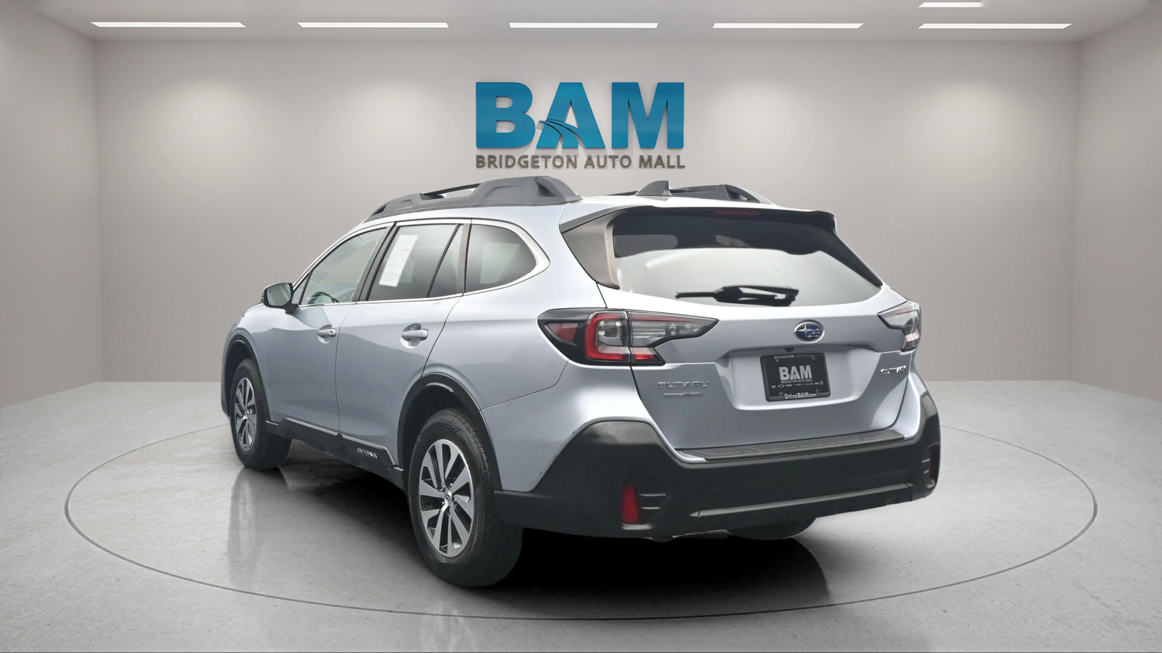 Used 2021 Ice Silver Metallic Subaru Premium image 5