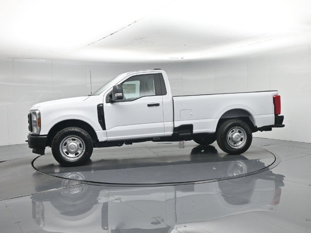 New 2027 Oxford White Ford XL image 24