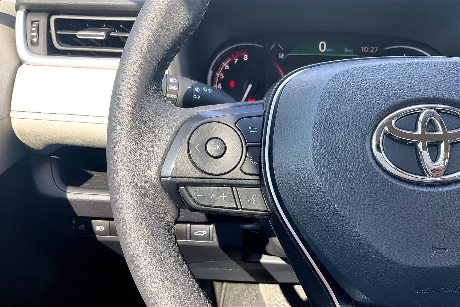 Used 2025 Magnetic Gray Metallic Toyota XLE Premium image 23