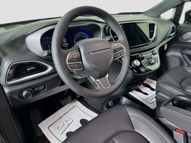 2027 Chrysler Pacifica Select - Photo 9