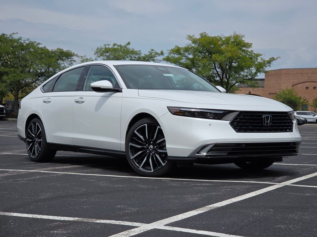 New 2026 Platinum White Pearl Honda Touring image 2