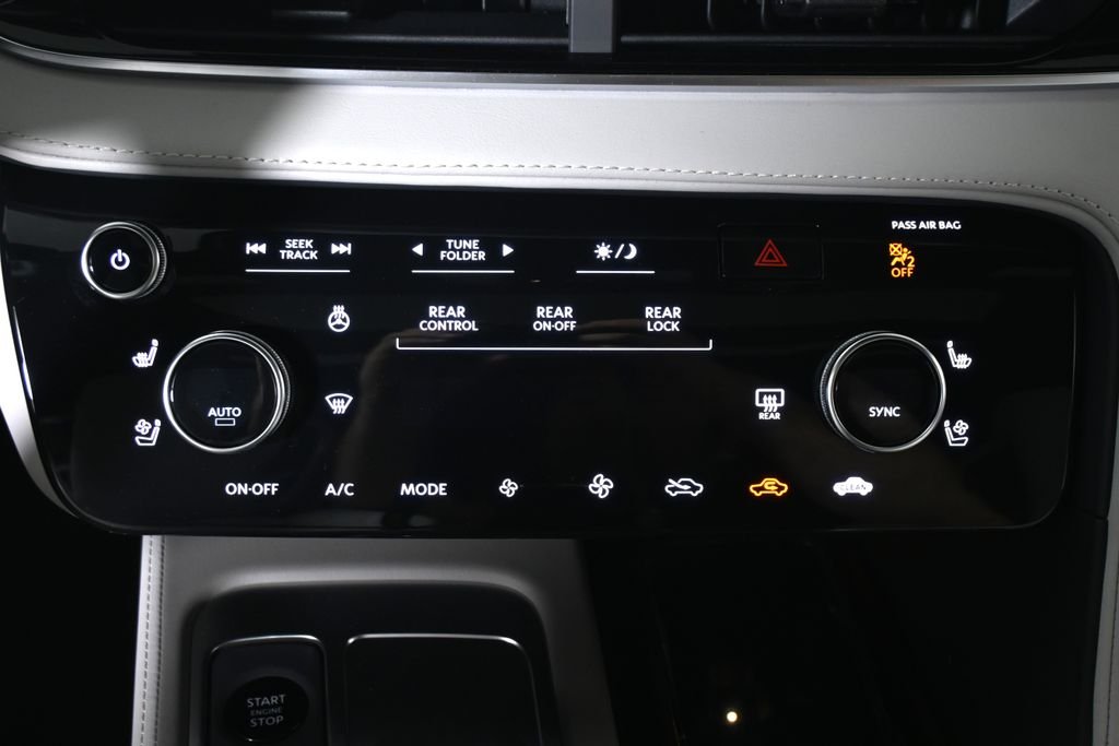 New 2027 2T RAD WHT INFINITI Autograph AWD image 22