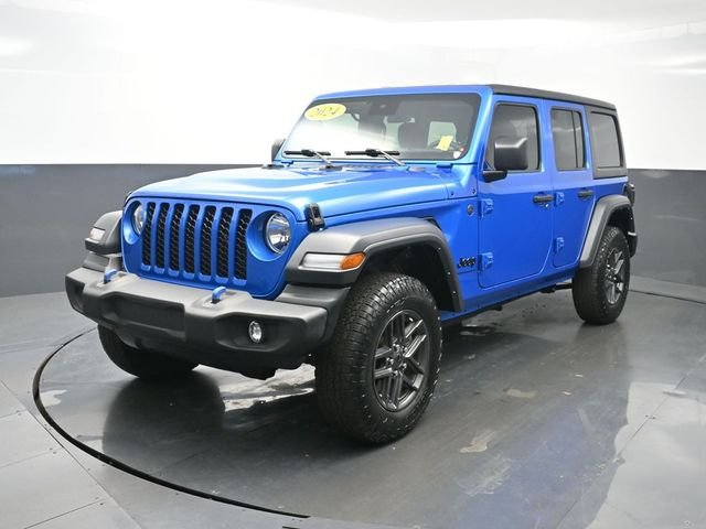 Used 2024 Blue Jeep Sport S image 3