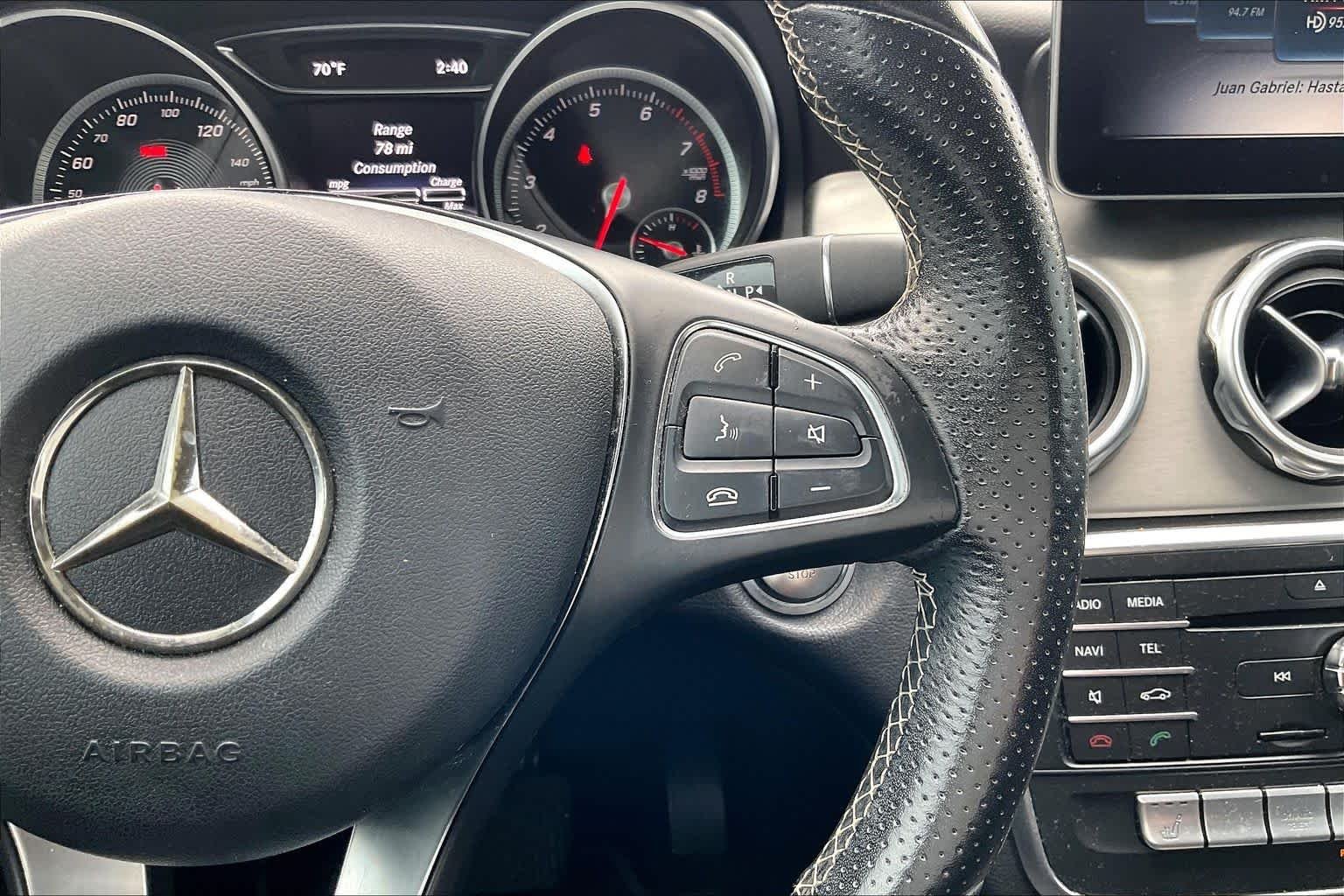 Used 2018 Polar Silver Metallic Mercedes-Benz GLA 250 image 23