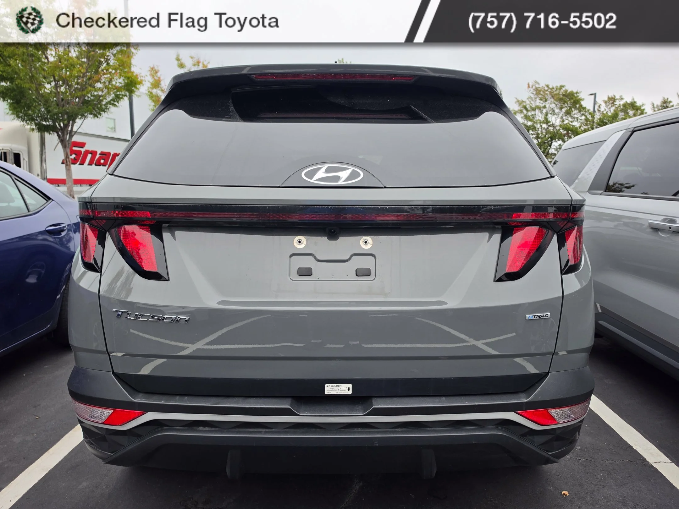 Used 2024 Hampton Gray Hyundai SEL image 5