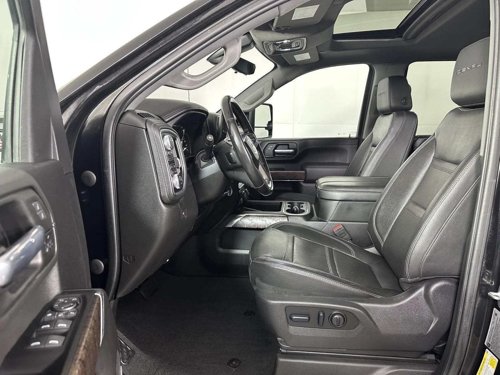 Used 2023 Ebony Twilight Metallic GMC Denali image 22
