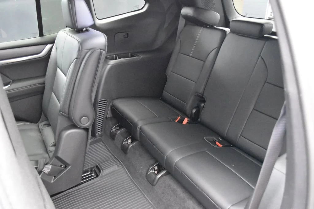 New 2026 Sterling Metallic GMC Elevation image 31