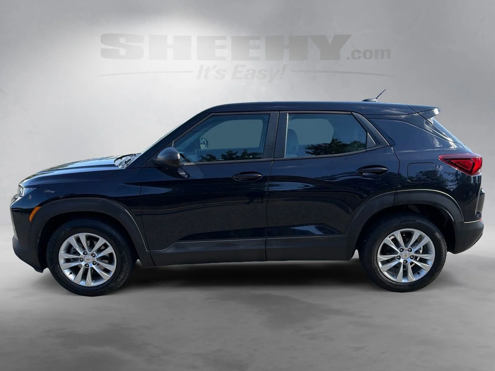 Used 2021 Midnight Blue Metallic Chevrolet LS image 15