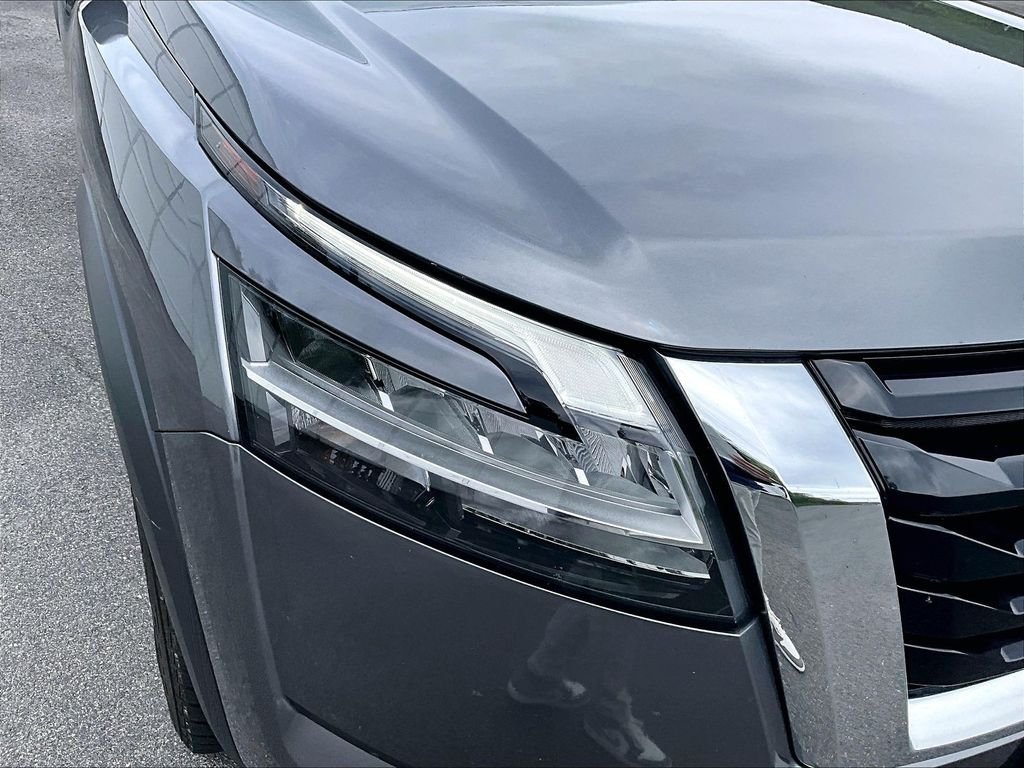 Used 2022 Gun Metallic Nissan SV image 33