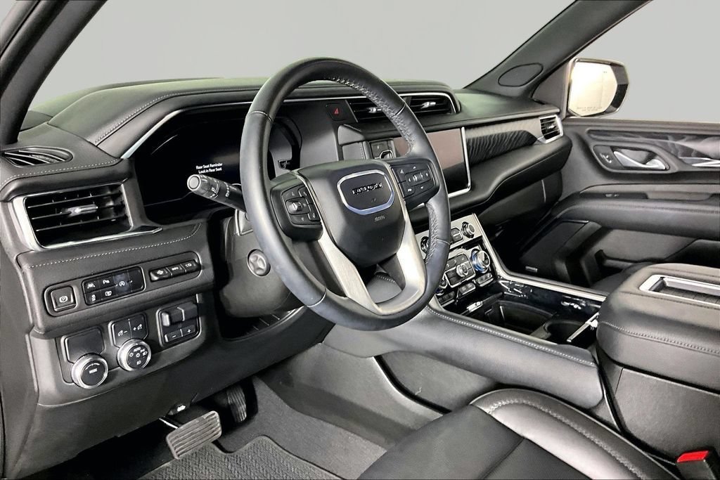 2024 GMC Yukon Denali - Photo 16