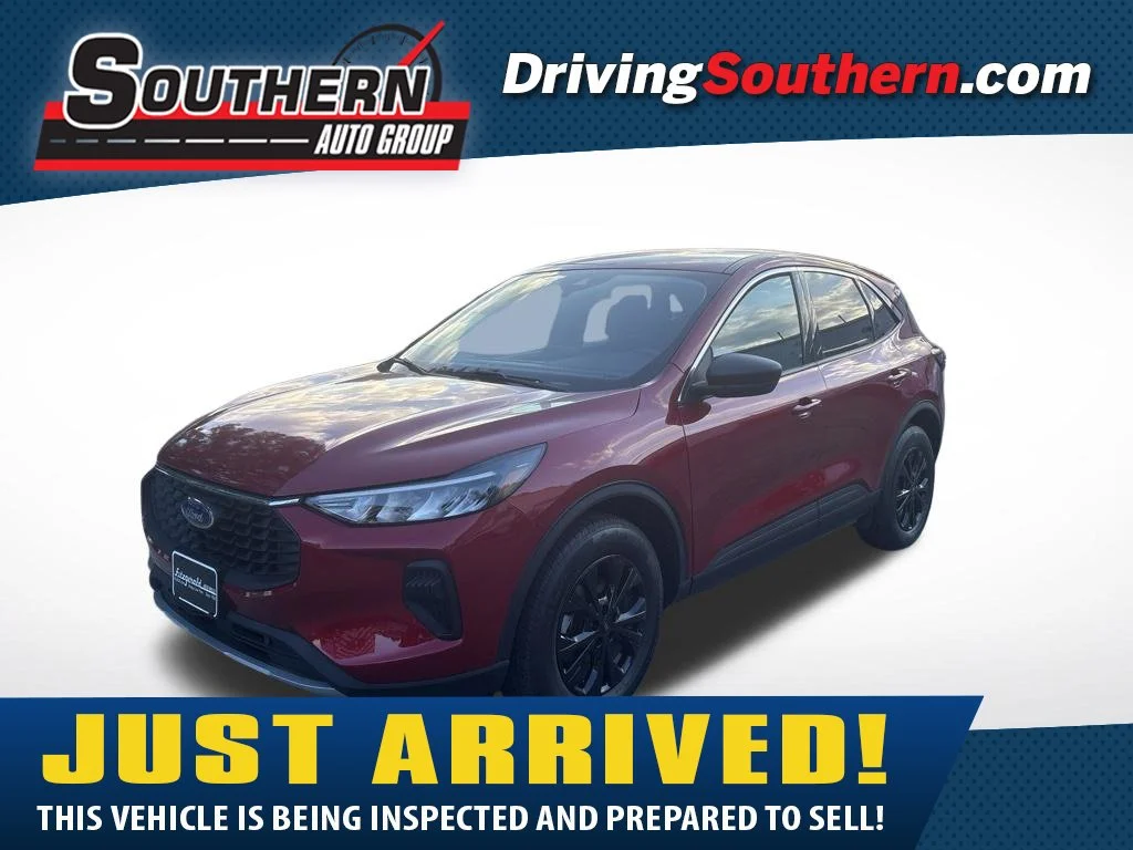 Used 2023 Red Ford Active image 1